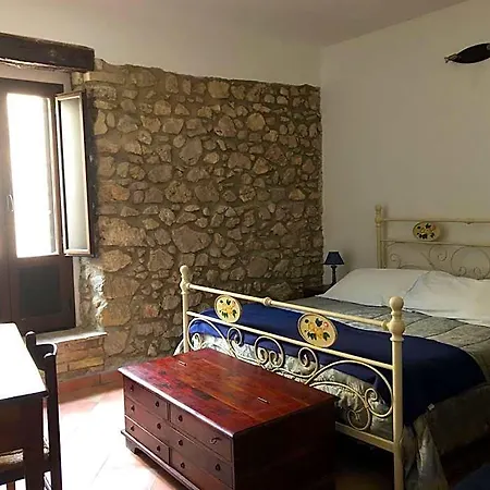 Il Minotauro A 5 Minuti Da Popoli Hotel